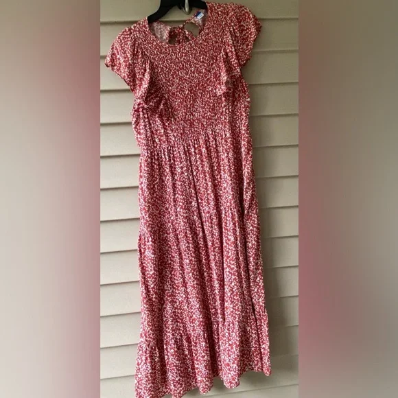 VGUC Old Navy Sz-L(M) Red & White Floral Layers, Ruffled Sleeves, Gathered Chest - Picture 2 of 16